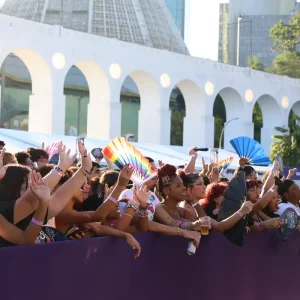 Parada LGBTQIA+ no Rio cobra mais representantes no Legislativo e defende direitos em manifesto