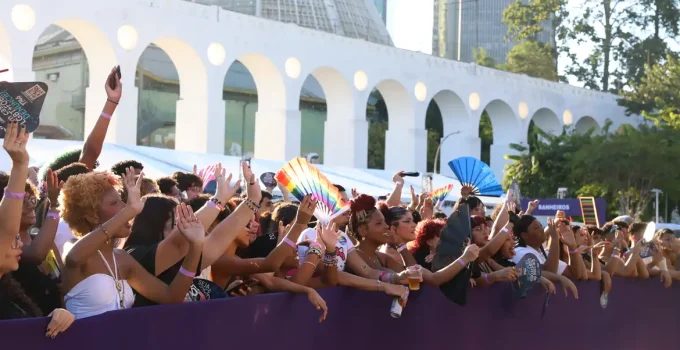 Parada LGBTQIA+ no Rio cobra mais representantes no Legislativo e defende direitos em manifesto