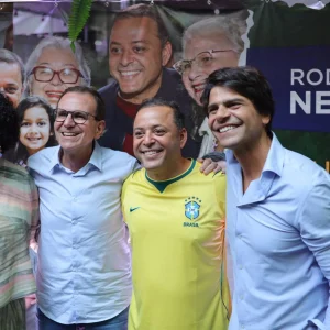 Aniversário de 50 anos de Rodrigo Neves reúne Eduardo Paes e Benedita da Silva em Niterói