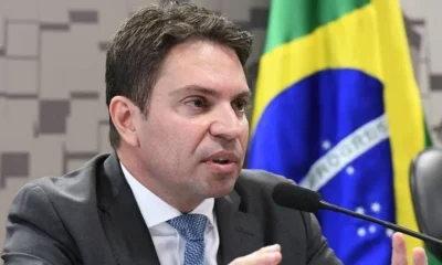 Alexandre Ramagem nega ligação com bicheiro apontado como chefe da máfia do cigarro no Rio de Janeiro