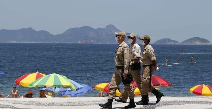 Prefeitura do Rio Lança Operação 'Tolerância Zero' para Ordenar Praias da Zona Sul com Foco em Combate ao Crime Organizado