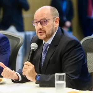 Governo do RJ: Ricardo Couto planeja cortar secretarias estaduais de 35 para 22 em busca de eficiência