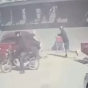 Homem Reage a Assalto em Mercado no Recreio e é Baleado no Tórax; Câmera Flagra Ação