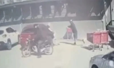 Homem Reage a Assalto em Mercado no Recreio e é Baleado no Tórax; Câmera Flagra Ação