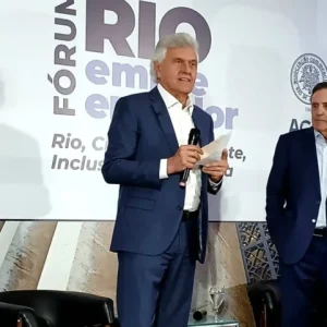Ronaldo Caiado promete levar modelo de segurança de Goiás ao Rio e diz que vai "libertar" comunidades do tráfico