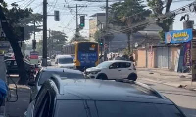 Guerra entre facções rivais deixa cinco mortos em Cordovil, Zona Norte do Rio; ônibus são usados como barricada