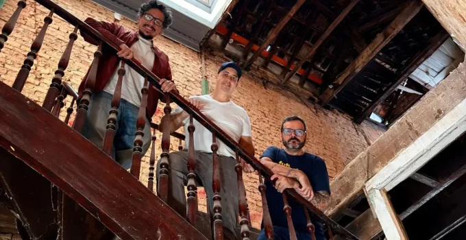 Novo bar 'Emigrante' na Lapa une Marco Espinoza, Lelo Forti e Kiko Faria com conceito 'O mundo desembarca na Lapa'