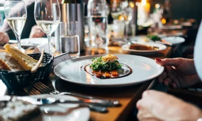 Gastronomia é o Principal Motor de Decisão para 90% dos Viajantes Brasileiros, Diz Estudo da Booking.com