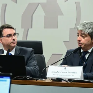 Carlos Portinho: Candidatura ao Senado pelo PL no Rio depende de Rogéria Bolsonaro; entenda a condição