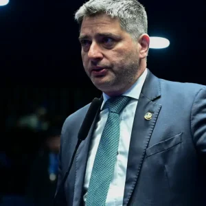 Carlos Portinho (PL) Define Estratégia para Reeleição ao Senado com Nomes Conservadores no Rio de Janeiro