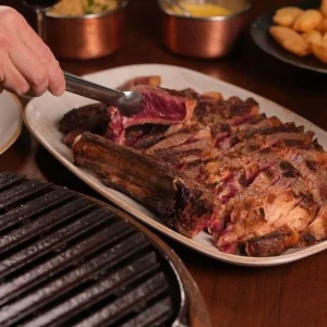Rubaiyat Rio de Janeiro celebra a culinária espanhola com a Cecina de Vaca Velha