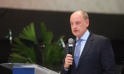 Ricardo Couto se emociona ao elogiar Lula e sensibilidade social em agenda no Rio de Janeiro