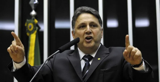 Garotinho é escolhido pelo Republicanos como pré-candidato ao Governo do RJ com apoio de pesquisa eleitoral