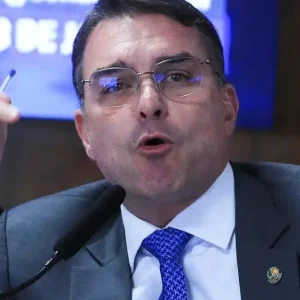 Convenção do PL no Rio de Janeiro: Evento Esclarece Candidaturas em Meio a Reviravoltas e Ausência de Flávio Bolsonaro