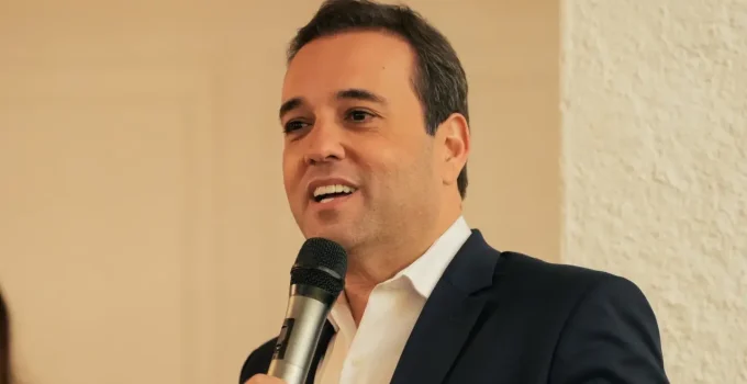 André Português Investe R$ 323 Mil em Publicidade Digital Após Ser Preterido pelo Republicanos no Rio