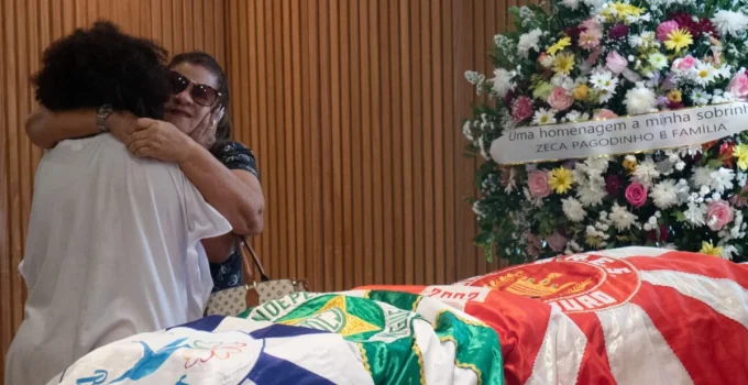 Corpo da sobrinha de Arlindo Cruz, cantora Debora Cruz, é velado no Caju após morte por AVC