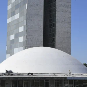 Direita Dividida no Rio: PL Rachado e Aliados Investigados Dificultam Conquista de Vagas no Senado