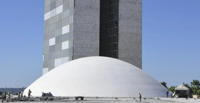 Direita Dividida no Rio: PL Rachado e Aliados Investigados Dificultam Conquista de Vagas no Senado