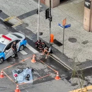 Perseguição após roubo de celular no Centro do Rio termina com suspeito morto em colisão