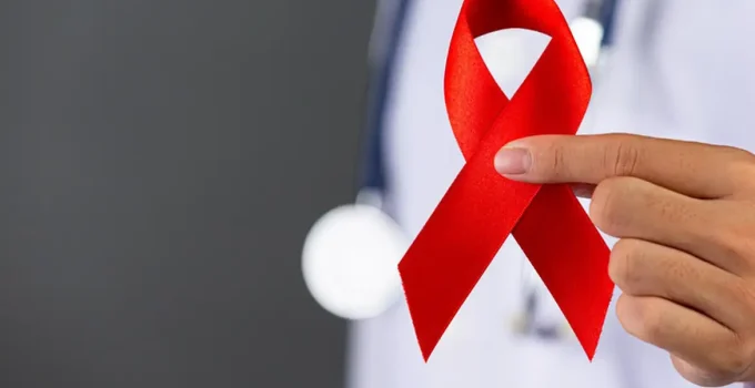 'Não é falta de recursos, é escolha política': Conferência de Aids debate financiamento no RJ
