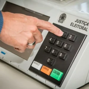 Pesquisa Real Time Big Data: Marcelo Crivella e Benedita da Silva Lideram Disputa Acirrada por Vagas no Senado do RJ