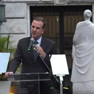 Eduardo Paes lidera intenções de voto para governador do RJ em pesquisa Real Time Big Data