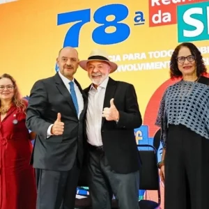 Lula elogia desembargador que governa o Rio como 'milagre da política' em evento sobre ciência