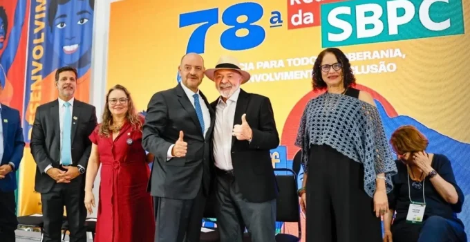Lula elogia desembargador que governa o Rio como 'milagre da política' em evento sobre ciência