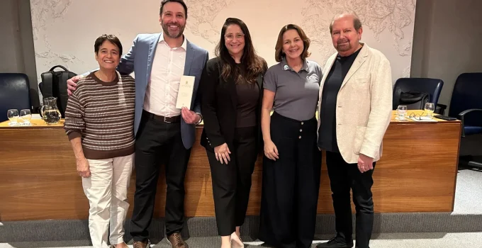 Guilherme Paulus Defende Turismo como Indústria Estratégica e Detalha Tendências até 2030 em Encontro com Agentes