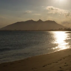 Rio das Ostras: A Cidade "Escondida" do RJ com Praias Caribenhas, Lagoa Misteriosa e Festival de Jazz Internacional