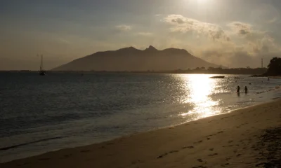 Rio das Ostras: A Cidade "Escondida" do RJ com Praias Caribenhas, Lagoa Misteriosa e Festival de Jazz Internacional