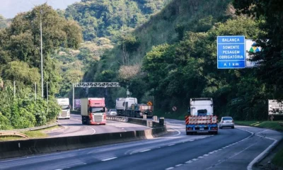 Incêndio em Carreta Bloqueia Via Dutra na Serra das Araras; Tráfego é Liberado Após Interdição
