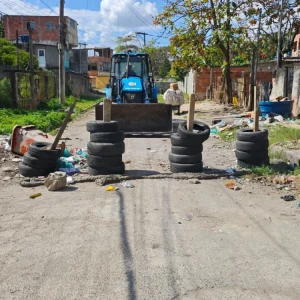 Polícia Militar remove 10 toneladas de barricadas em São Gonçalo, liberando ruas em Boaçu