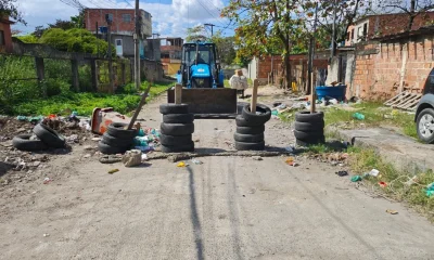Polícia Militar remove 10 toneladas de barricadas em São Gonçalo, liberando ruas em Boaçu