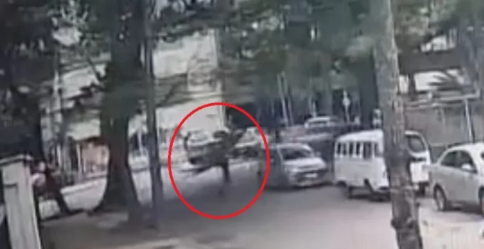 Engenhoso Ladrão é Preso em Flagrante ao Furta Portão de Alumínio à Luz do Dia na Lagoa, Zona Sul do Rio