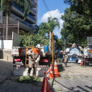Rio de Janeiro: 14 mil clientes sem luz após ventania; duas mortes confirmadas