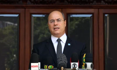 Wilson Witzel desiste de candidatura ao governo do RJ e anuncia apoio a Garotinho