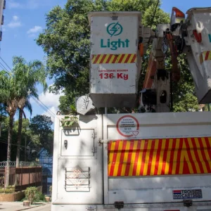 Justiça do Rio determina que Light restabeleça energia com urgência para 4 mil consumidores afetados por vendaval