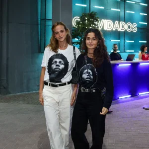 Famosos como Fátima Bernardes e Mariana Ximenes curtem show de Djavan no Rio em celebração aos 50 anos de carreira