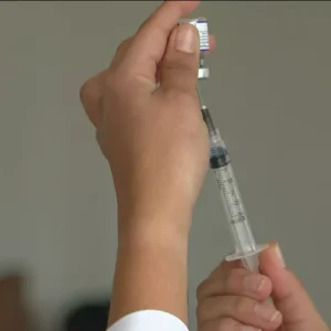 Rio de Janeiro lança campanha para atualizar caderneta de vacinação de crianças e adolescentes até 15 anos