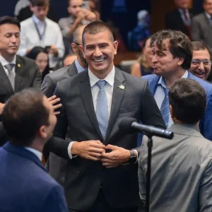 PL corre contra o tempo para fechar chapa de Douglas Ruas ao governo do Rio com indefinição na vice e alianças