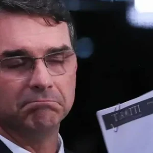 União Brasil Declara Neutralidade e Aumenta Isolamento de Flávio Bolsonaro no Rio de Janeiro