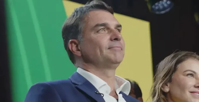 Flávio Bolsonaro é oficializado pelo PL como candidato à Presidência nas Eleições 2026; saiba quem é