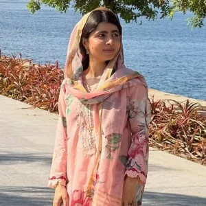 Malala Yousafzai encanta seguidores com fotos e declara 'Brasil lindo!' durante visita ao Rio de Janeiro