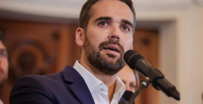 Eduardo Leite defende "reconciliação política" e critica "disputa para alimentar raivas" em busca de futuro para o Brasil