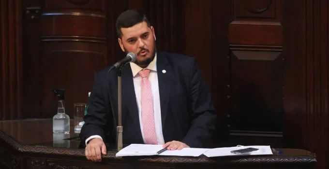 Rodrigo Bacellar Afastado da Presidência da Alerj, Mas Segue como Deputado; Entenda as Medidas