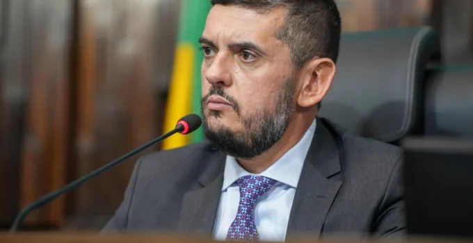 Rodrigo Bacellar deixa a prisão no Rio com tornozeleira eletrônica após decisão do STF