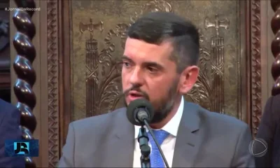 Rodrigo Bacellar se licencia da Alerj após ser solto com tornozeleira eletrônica; pedido é de 10 dias