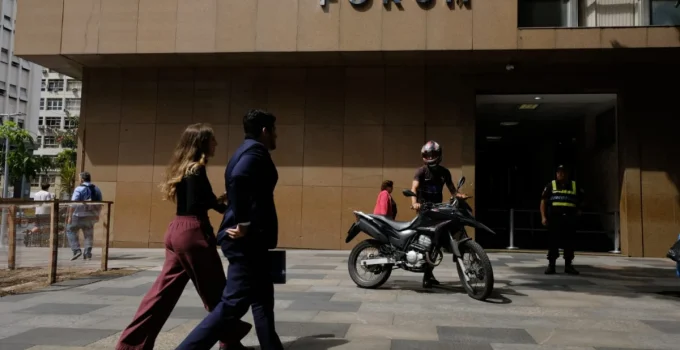 Lei do Paletó: Advogados no Rio de Janeiro são dispensados do uso de terno e gravata em repartições públicas até março