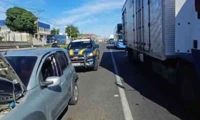 PRF socorre idoso com carro quebrado na Dutra para tratamento de saúde no Rio de Janeiro